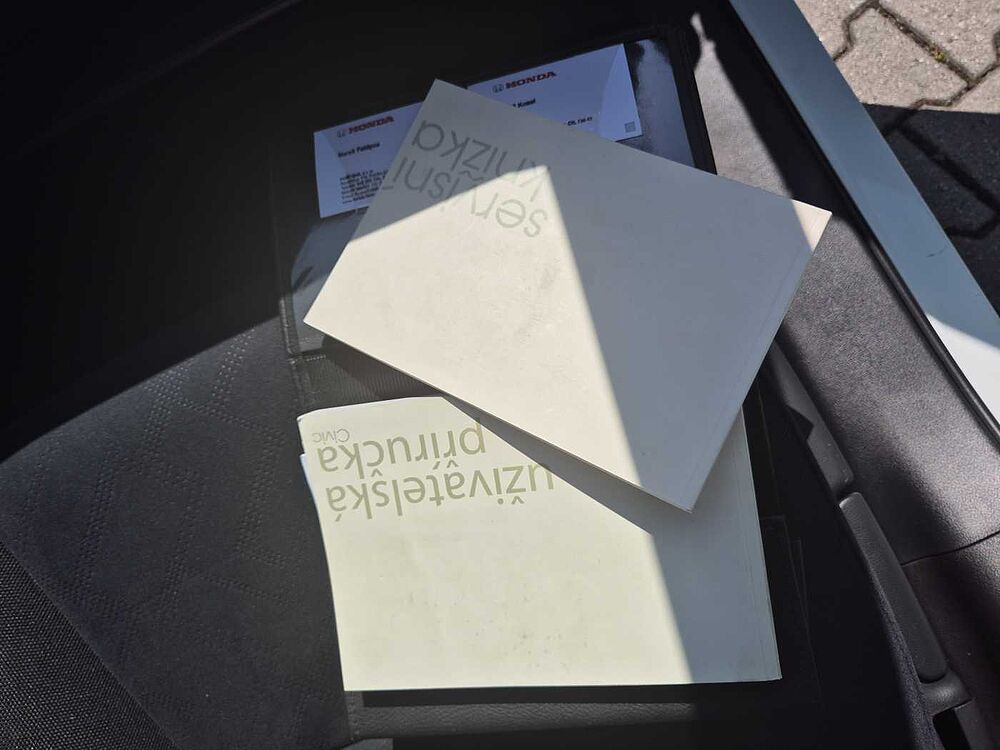 Honda CIVIC 1,8i-VTEC Sport 6MT